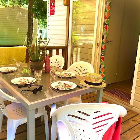Planete Mobil Homes - Chateau De Galinee Сен-Каст-льо-Гилдо Екстериор снимка